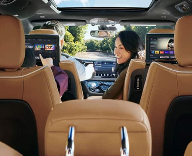 Chrysler Uconnect® | Available on Pacifica, Pacifica Hybrid & 300